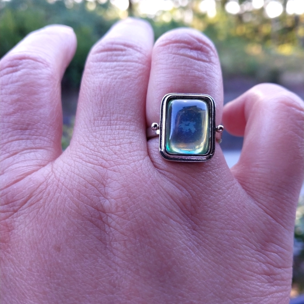 Vintage Iridescent Silver Ring - Picture 3 of 5
